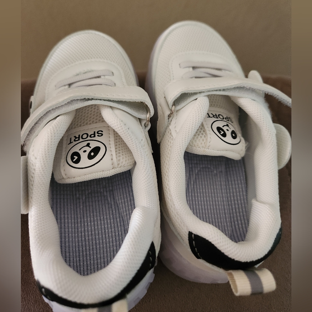 Shoes - Picture 5 of 9